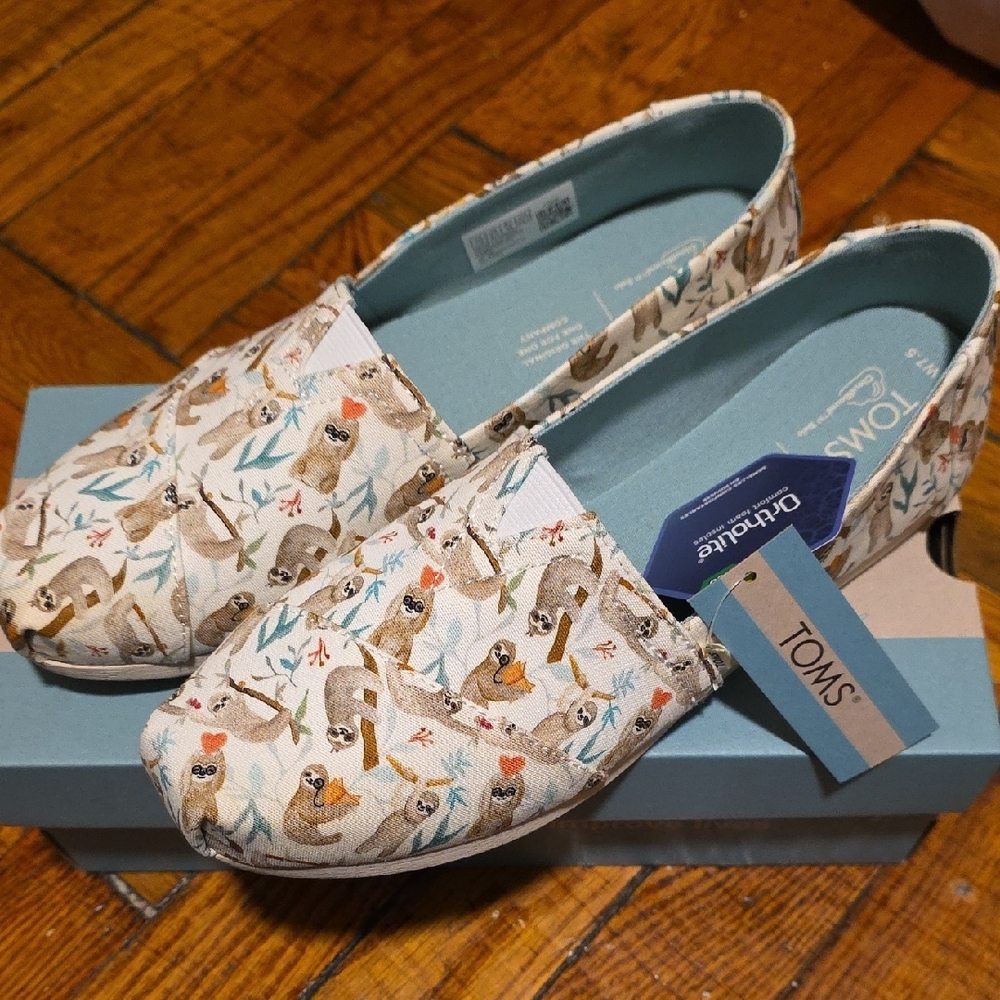 Toms Brand NEW Beige Sloth Pattern Slip-Ons
